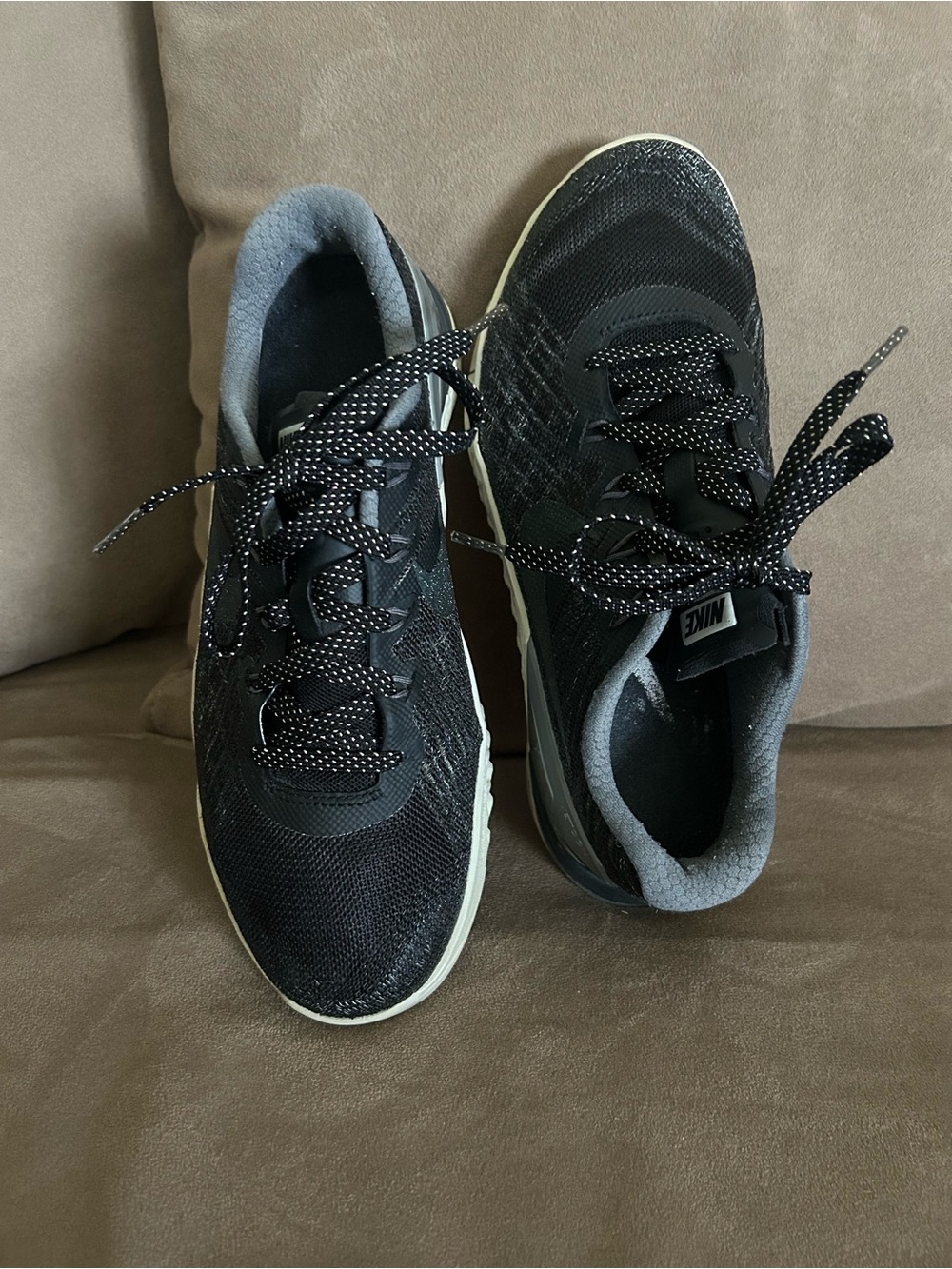 Nike Metcon Black Athletic Shoes*used but still a lot of life* Size 8